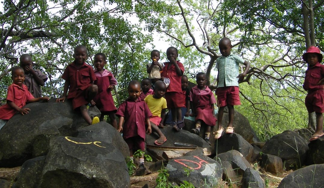 Situation für die Kinder des Projektkindergartens im Permakultur-Projekt PORET in Zimbabwe